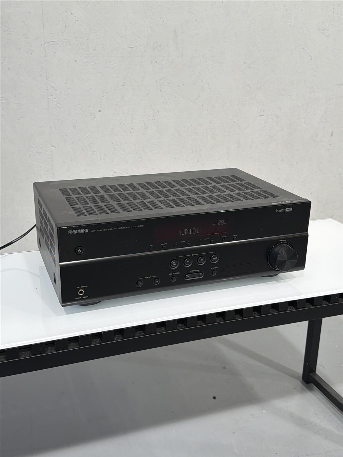 Yamaha HTR-2067 AV-vastaanotin