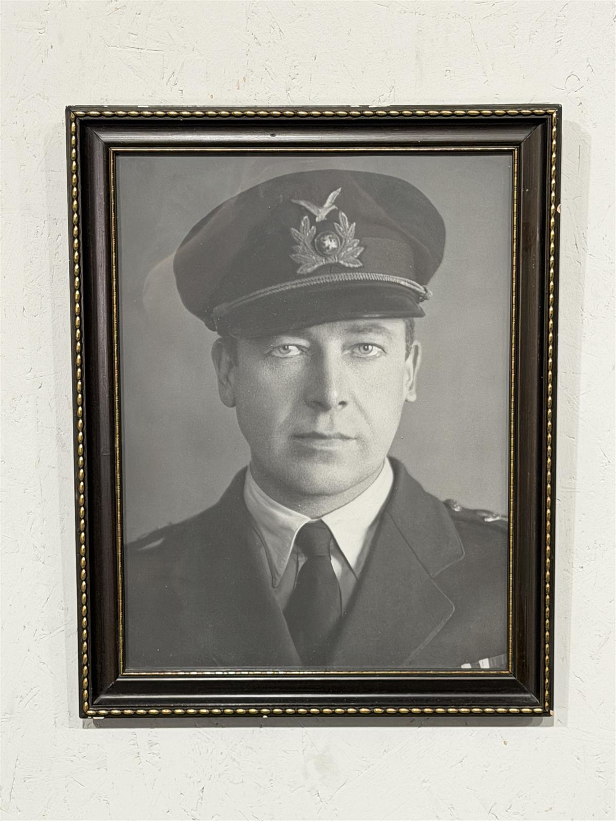 Valokuva kehystettynä 1935